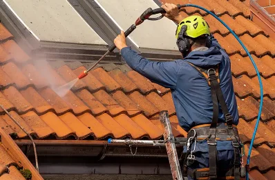 Démoussage et hydrofuge de toiture à Tossiat